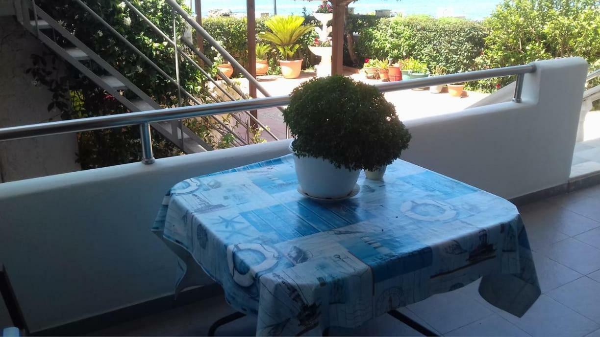 Family Sea & Garden View Apartment Превеза Екстер'єр фото
