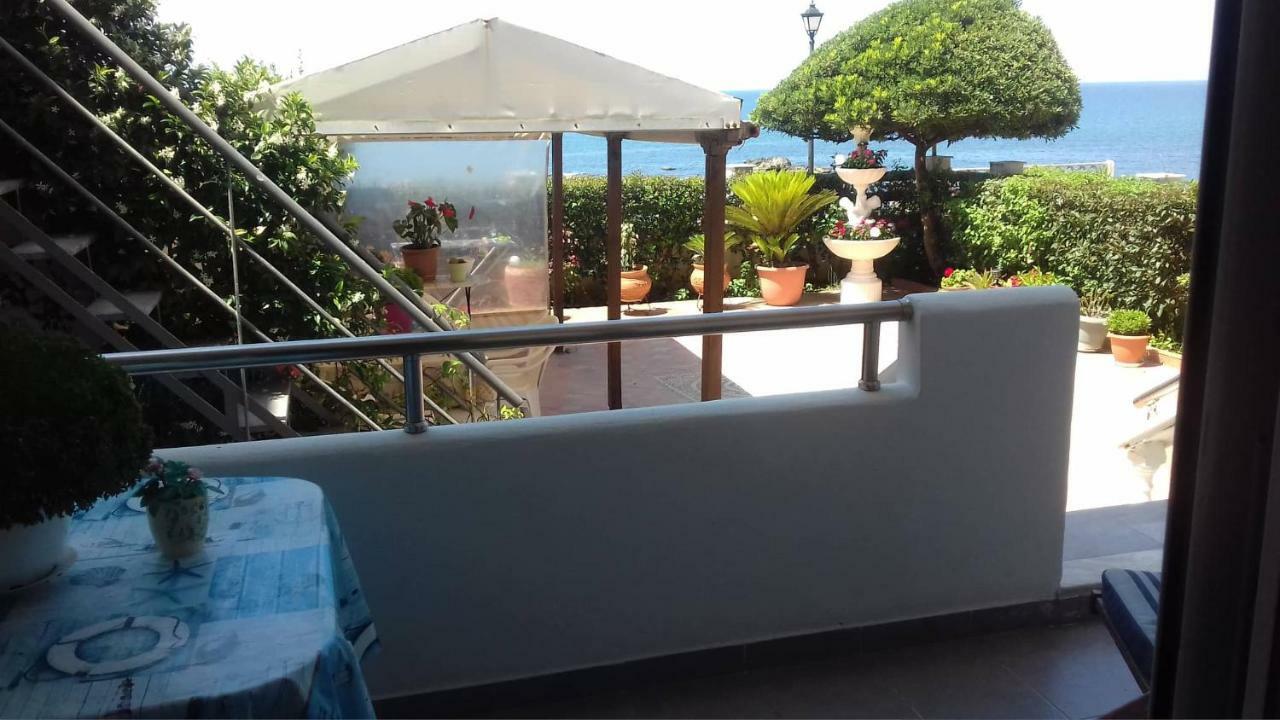 Family Sea & Garden View Apartment Превеза Екстер'єр фото
